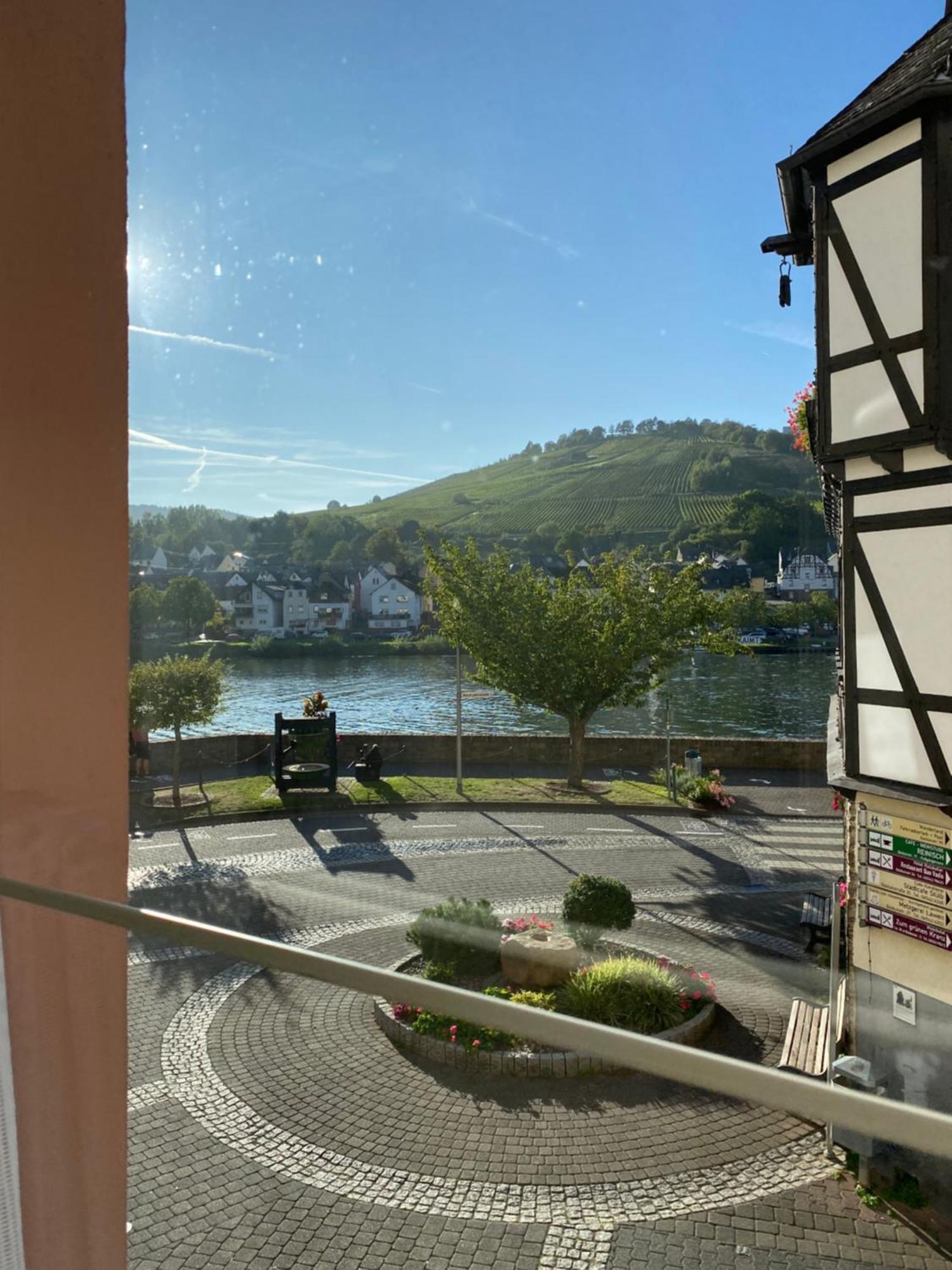 Ferienwohnung Zentral An Der Moselpromenade Zell an der Mosel Exterior photo